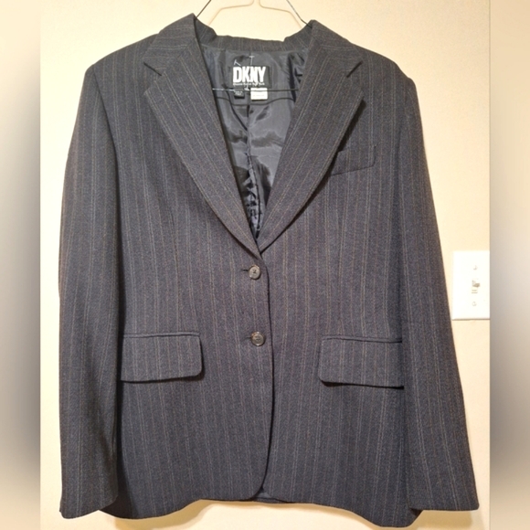 Vintage DKNY 90s 100% wool women's  charcoal grey oversized power suit blazer - Picture 1 of 8
